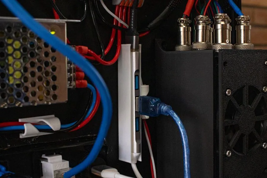 Eletrônica de controle e cabos do equipamento